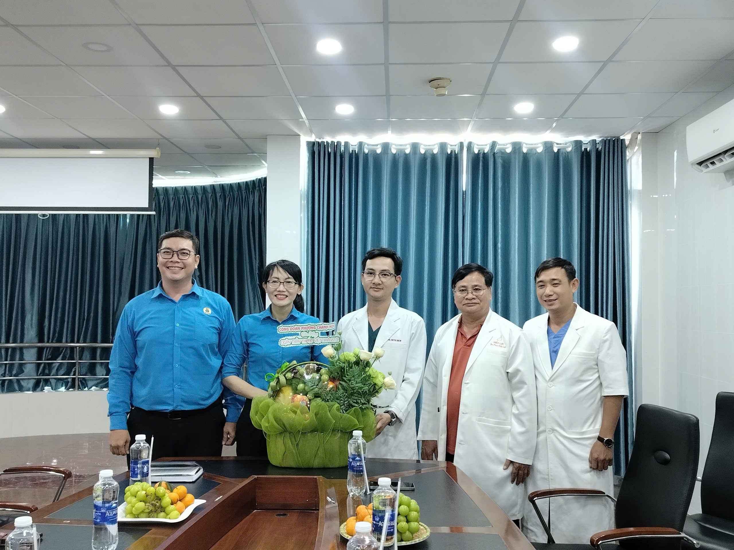 Chung tay vì mục tiêu bảo vệ sức khỏe người dân - Ảnh 2.