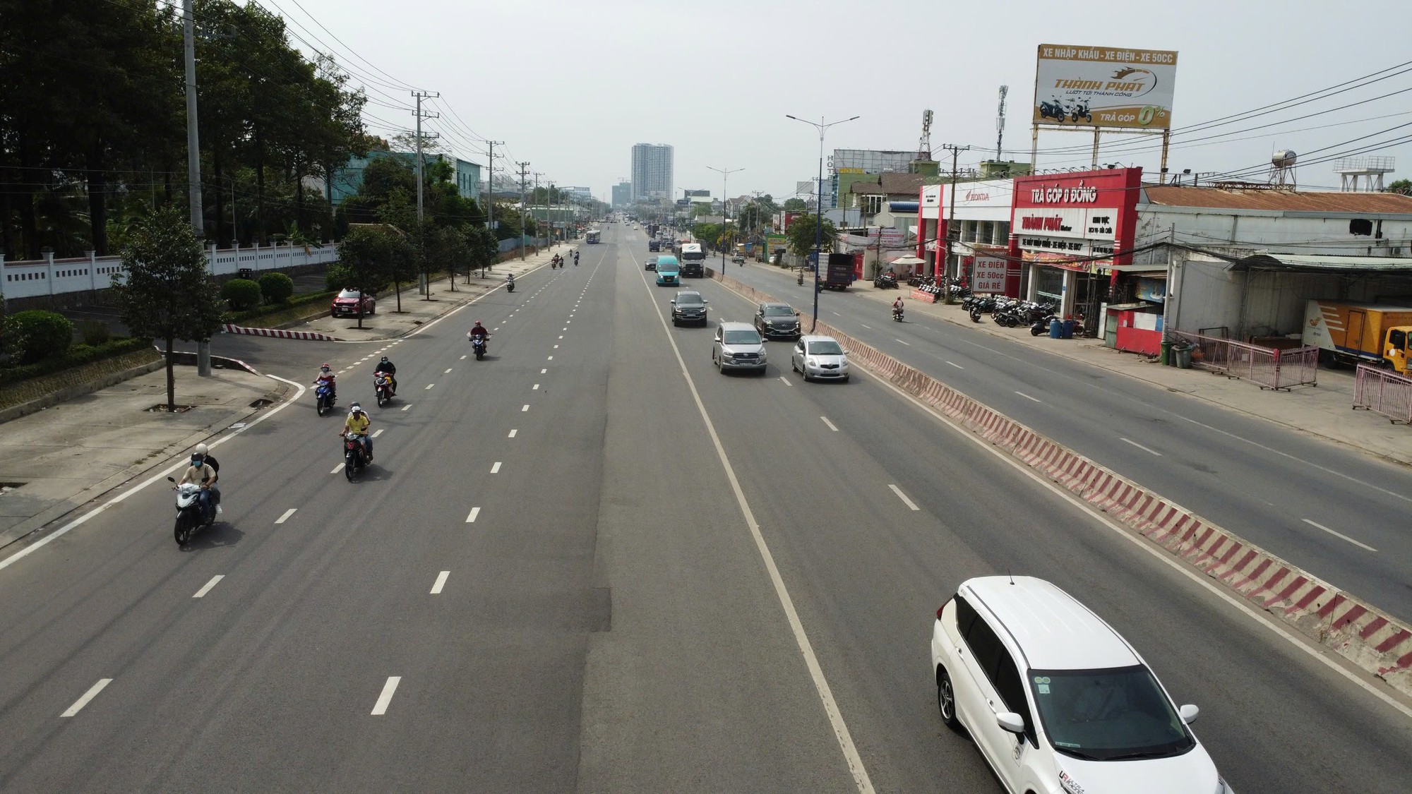 H&igrave;nh h&agrave;i Quốc lộ 13 tại B&igrave;nh Dương sau nhiều năm thi c&ocirc;ng n&acirc;ng cấp hiện đại - Ảnh 6.
