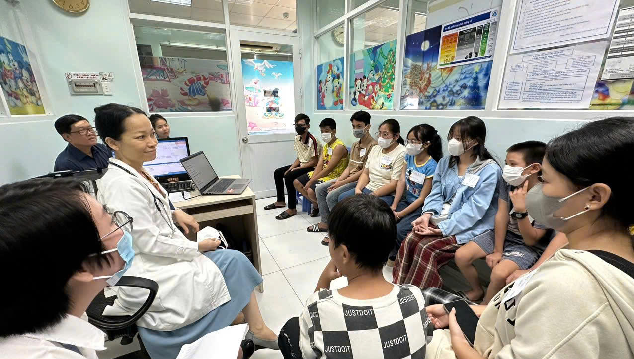 Gi&agrave;nh lại cơ hội sống cho trẻ k&eacute;m may mắn - Ảnh 1.