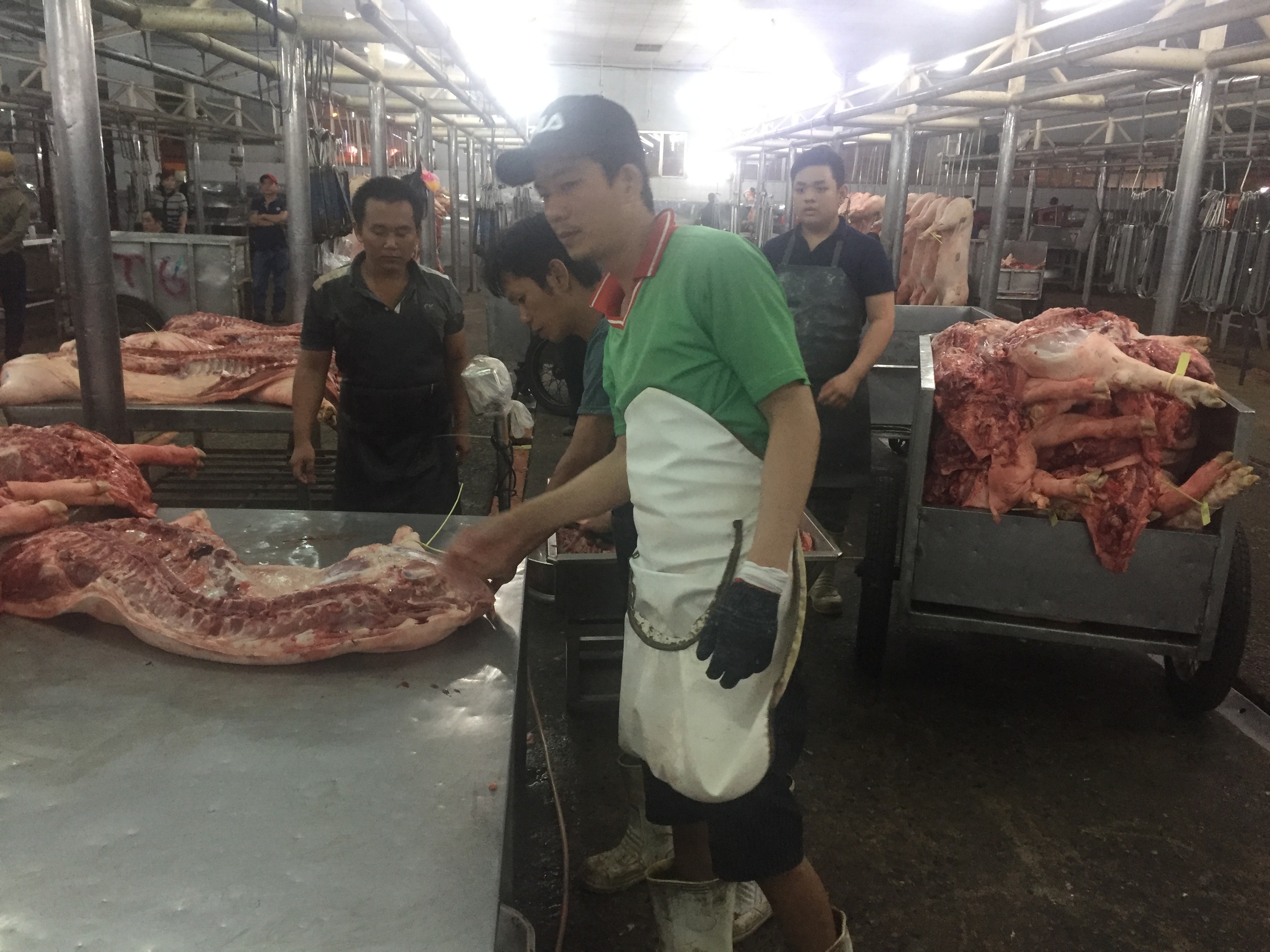 Giá heo hơi hôm nay, 28-2: Diễn biến mới tại chợ đầu mối - Ảnh 1.