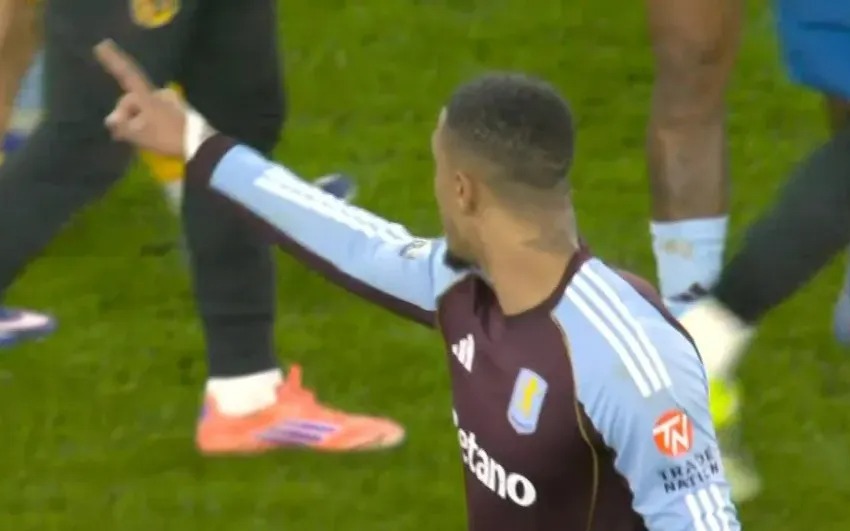 Trận thua sốc khiến thủ quân Aston Villa “đối đầu” CĐV nhà