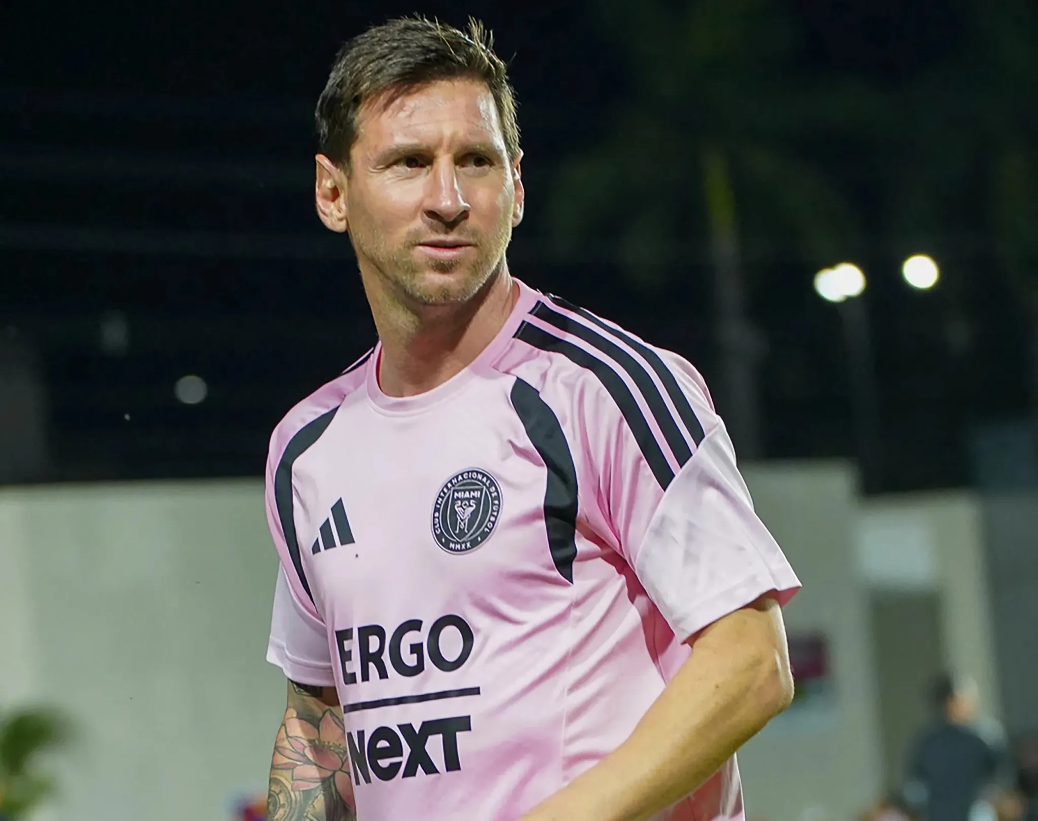 Messi có vinh dự đặc biệt như Ronaldo - Ảnh 1.