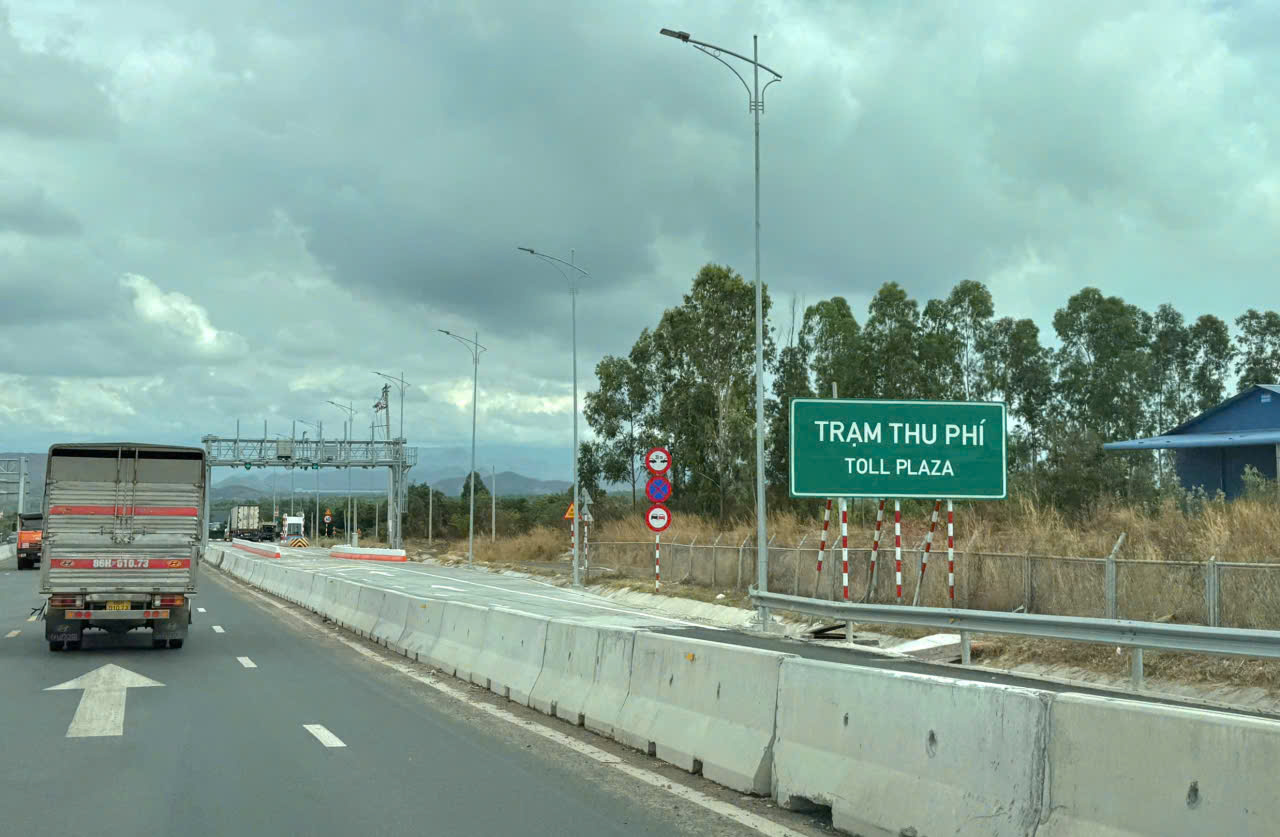 Thu phí điện tử toàn tuyến cao tốc nối TPHCM – Nam Trung Bộ - Ảnh 1.