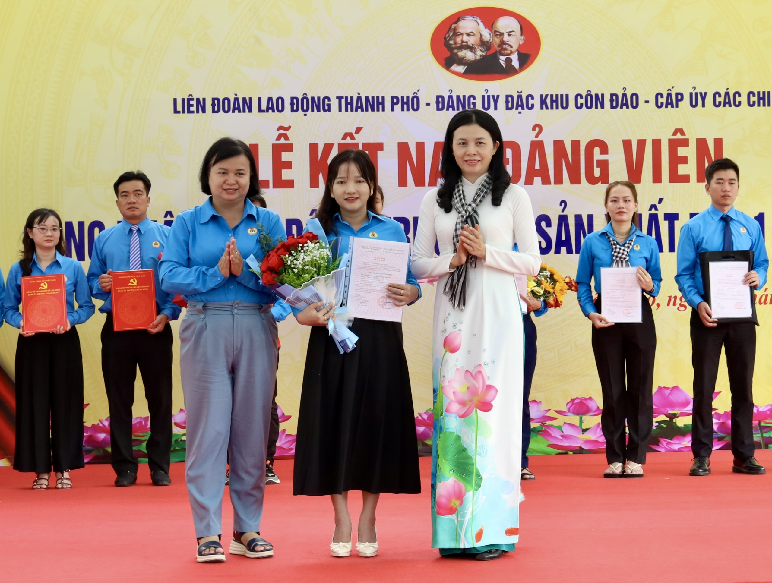 LĐLĐ TPHCM kết nạp 32 công nhân, lao động ưu tú vào Đảng tại Đặc khu Côn Đảo - Ảnh 2.