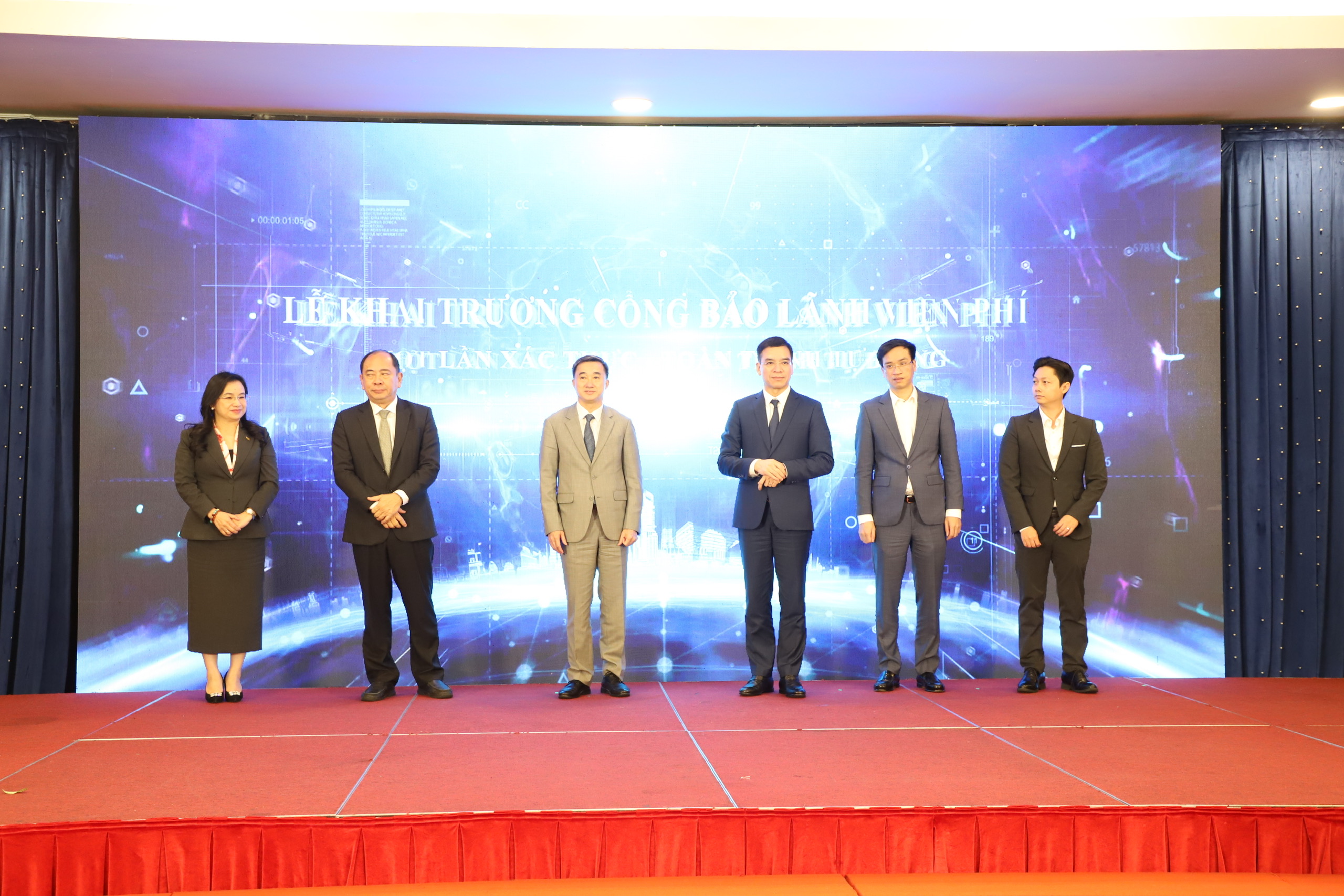 Bảo l&atilde;nh viện ph&iacute; qua ng&acirc;n h&agrave;ng: Kh&ocirc;ng phải ai cũng d&ugrave;ng được - Ảnh 1.