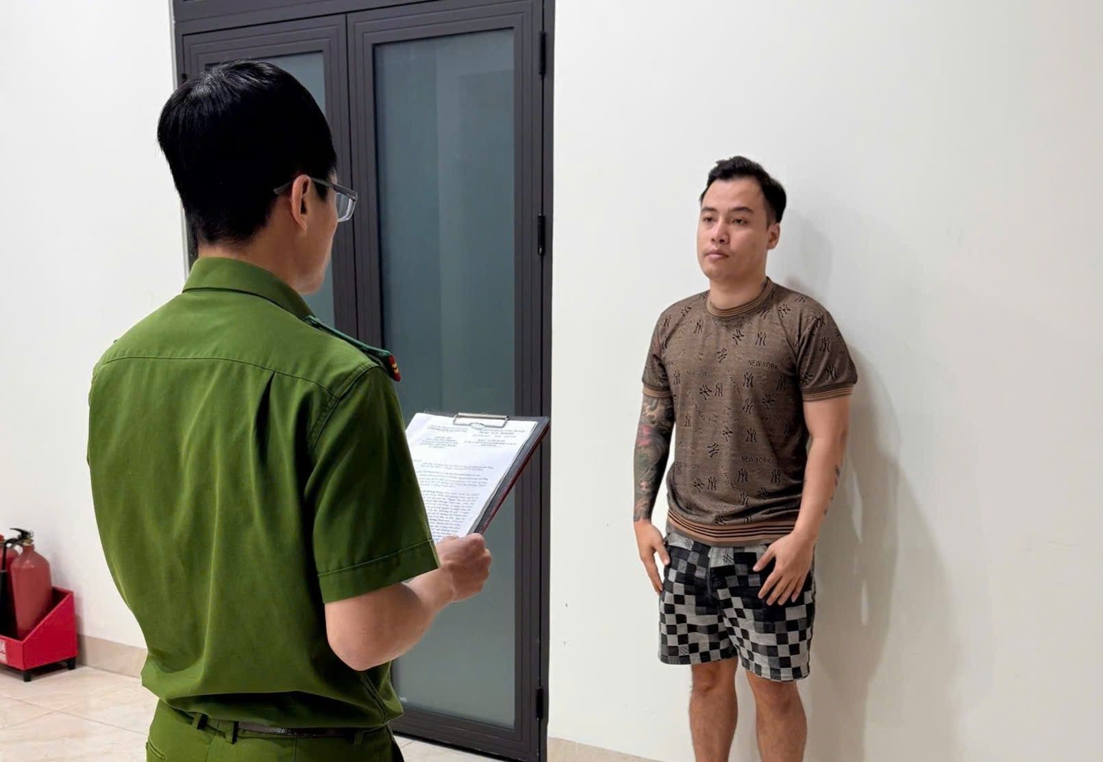 Trốn sang Campuchia, bị can truy n&atilde; về ma t&uacute;y ra đầu th&uacute; - Ảnh 1.