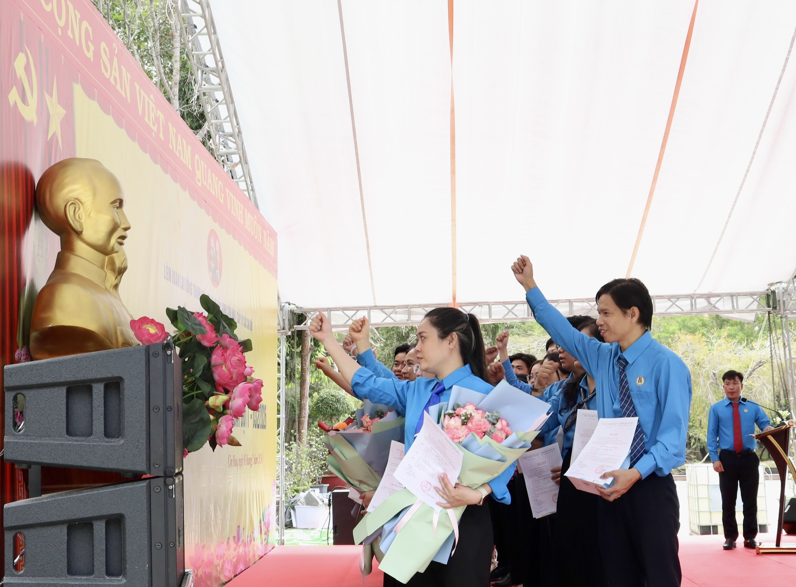 LĐLĐ TPHCM kết nạp 32 công nhân, lao động ưu tú vào Đảng tại Đặc khu Côn Đảo - Ảnh 4.