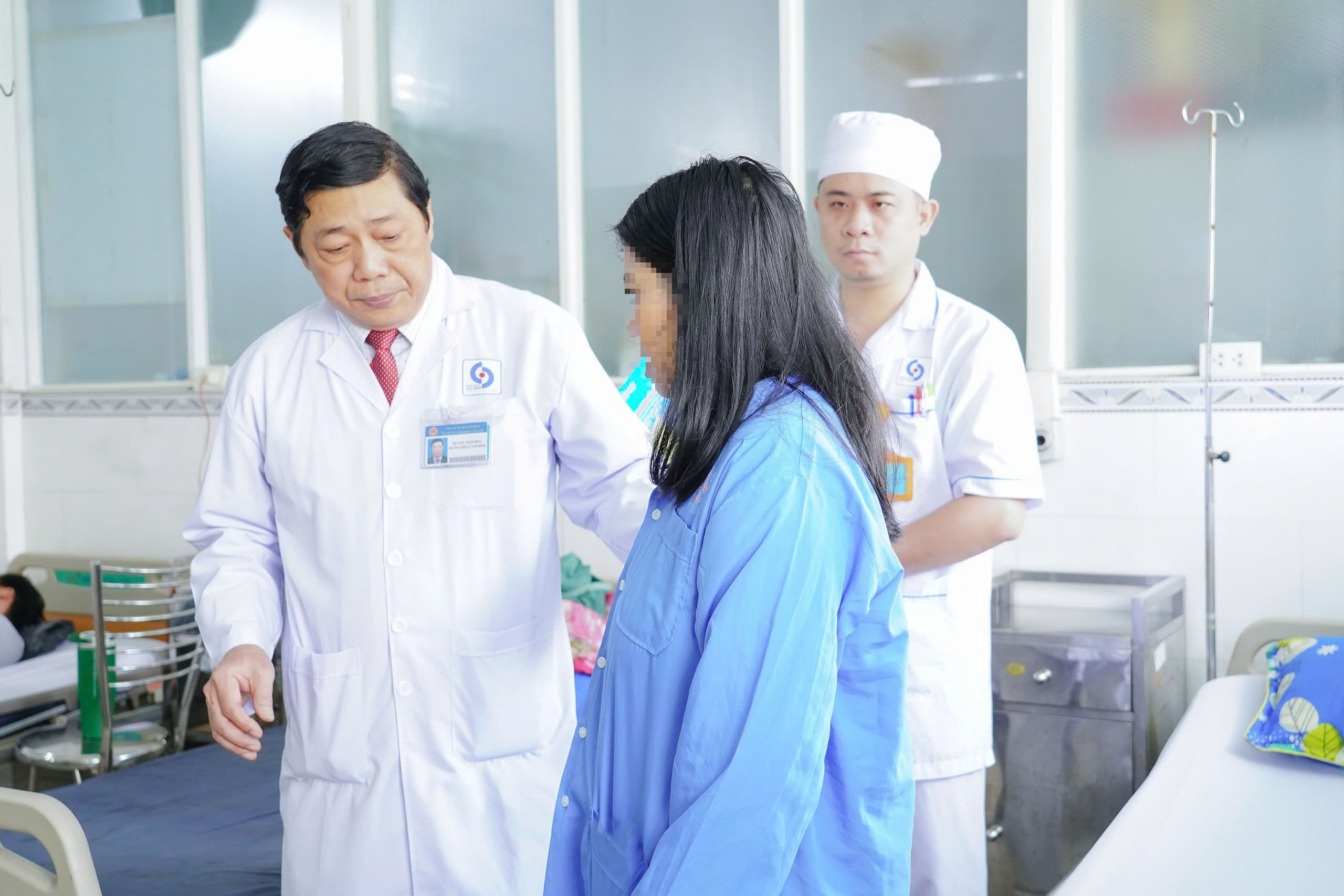 Người dân không còn phải tạm ứng viện phí khi nhập viện - Ảnh 1.