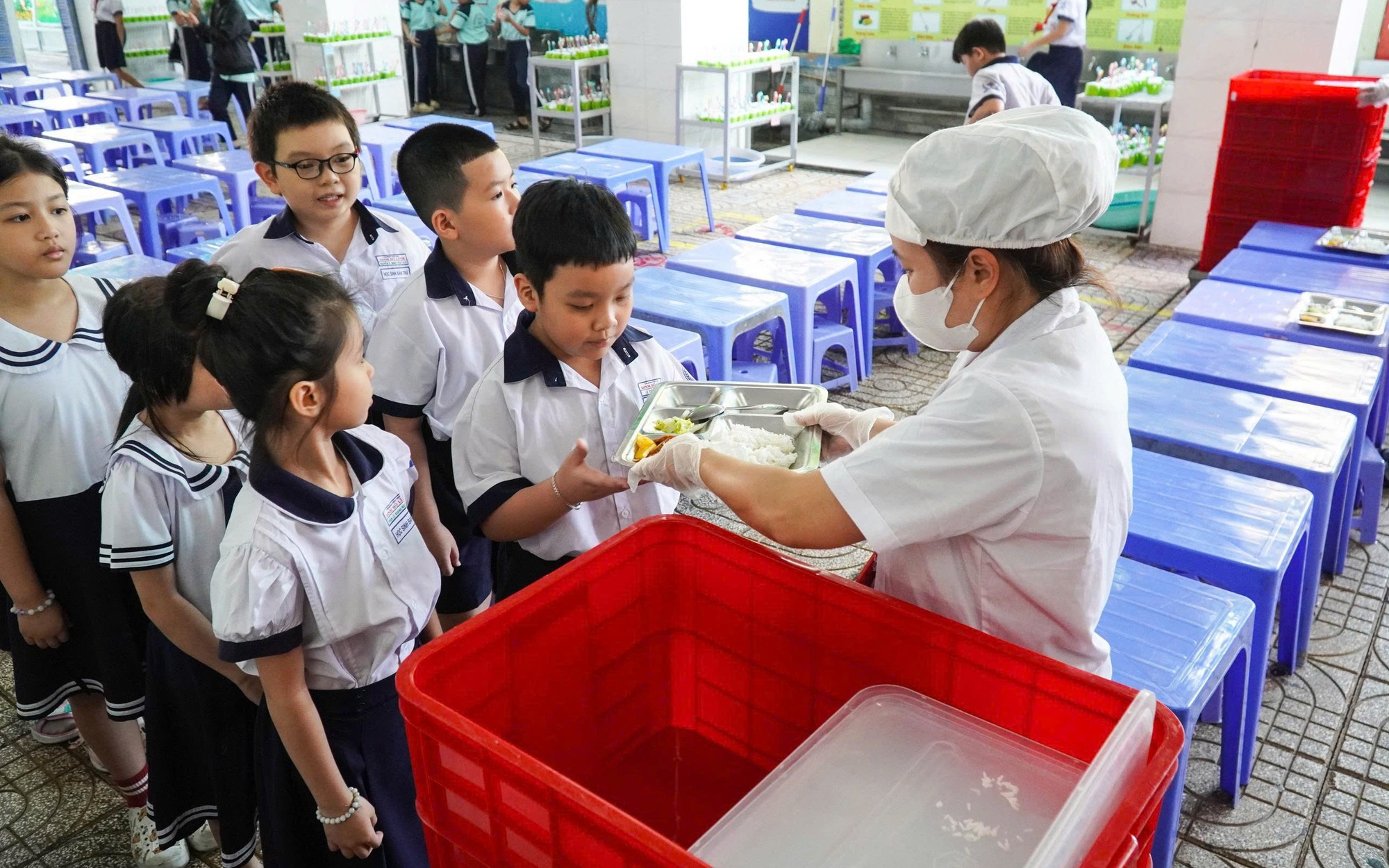"Ngồi lại" cùng bữa ăn học đường