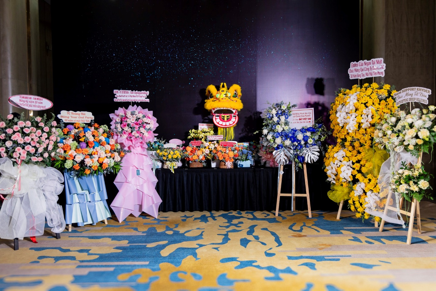 Year End Party nh&agrave; DatVietVAC &ndash; Đ&ecirc;m hội quy tụ v&agrave; gắn kết những gi&aacute; trị độc nhất - Ảnh 15.