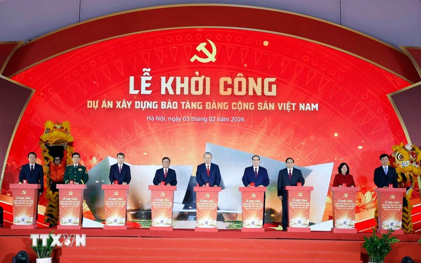 Trao Huy hiệu 45 năm tuổi Đảng tặng Tổng B&iacute; thư T&ocirc; L&acirc;m - Ảnh 2.