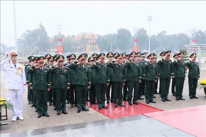 Lãnh đạo Đảng , Nhà nước viếng Chủ tịch Hồ Chí Minh kỷ niệm 96 năm Ngày thành lập Đảng - Ảnh 4.