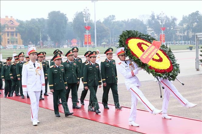 Lãnh đạo Đảng , Nhà nước viếng Chủ tịch Hồ Chí Minh kỷ niệm 96 năm Ngày thành lập Đảng - Ảnh 3.