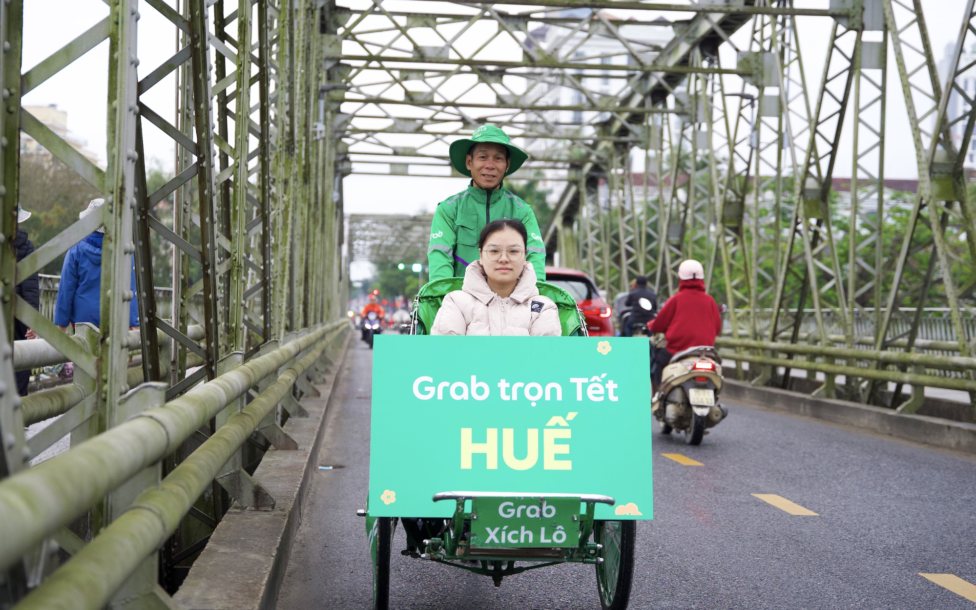 Grab đồng hành cùng đối tác và người dùng đón trọn Tết Việt