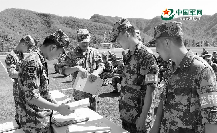 Trung Quốc quyết trị tham nhũng ẩn m&igrave;nh trong qu&acirc;n đội - Ảnh 1.
