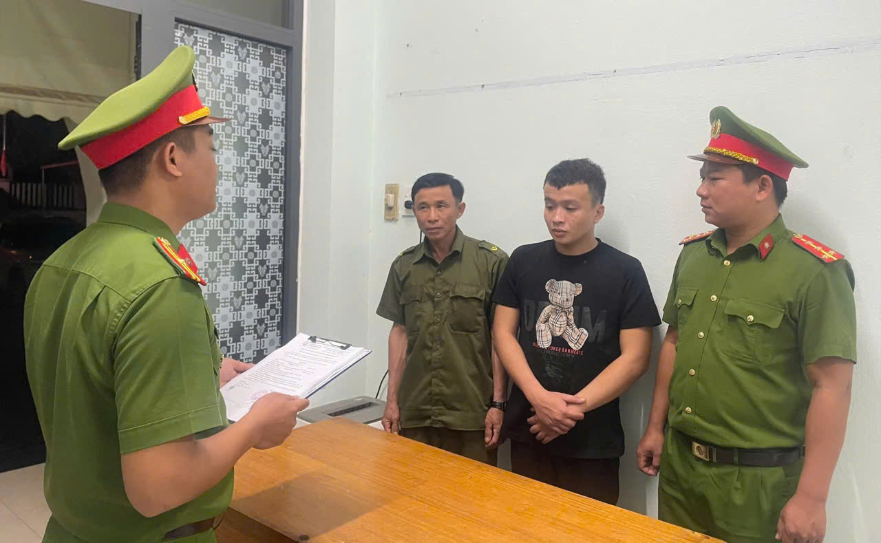 Nam thanh ni&ecirc;n Đ&agrave; Nẵng trộm gần 150 triệu đồng trong ph&ograve;ng c&ocirc; g&aacute;i - Ảnh 1.