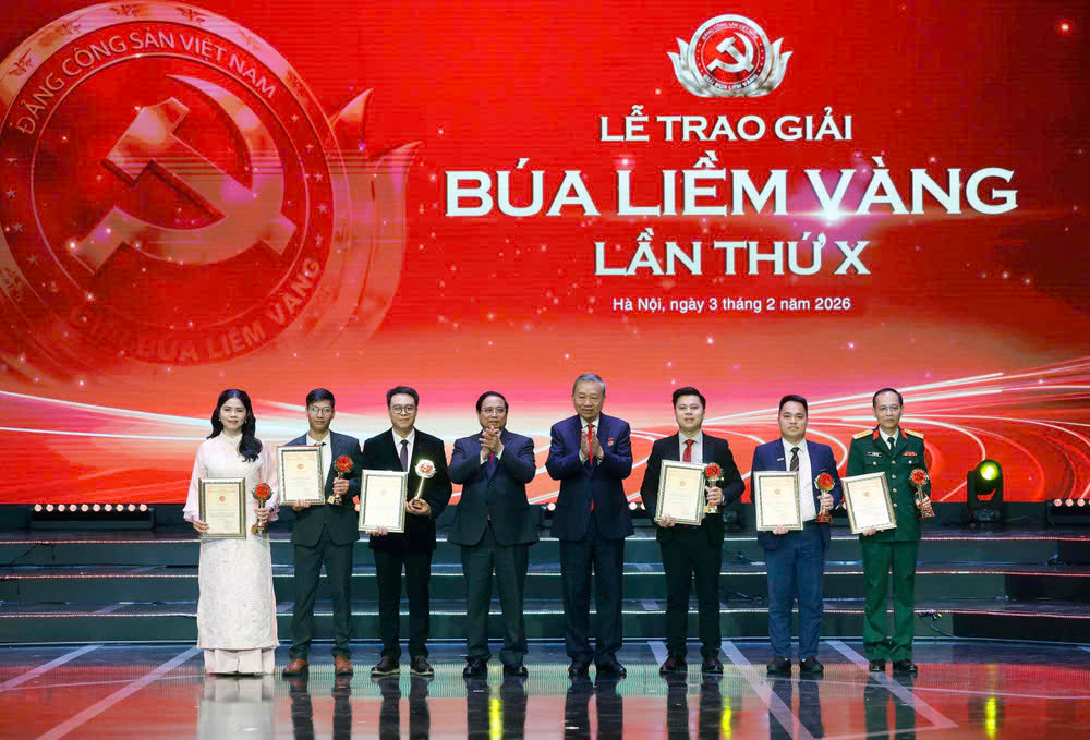 Tổng Bí thư Tô Lâm dự Lễ tuyên dương Bí thư chi bộ xuất sắc và trao giải Búa liềm vàng - Ảnh 3.