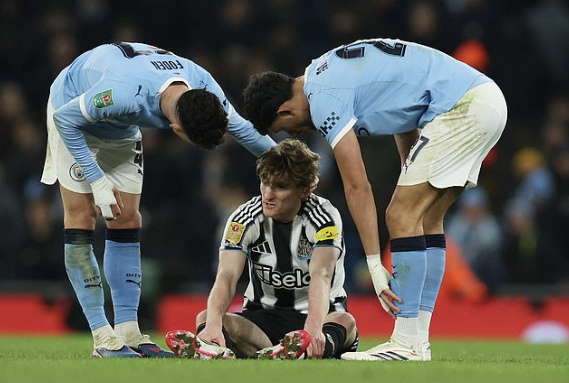 Biến Newcastle th&agrave;nh cựu vương, Man City gi&agrave;nh v&eacute; tranh chung kết League Cup - Ảnh 5.
