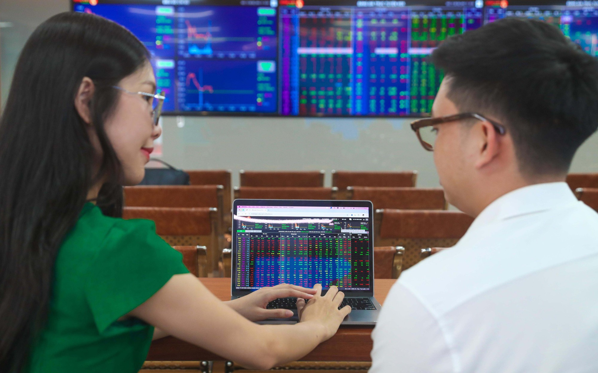 Chứng khoán rộng cửa đón nhà đầu tư ngoại