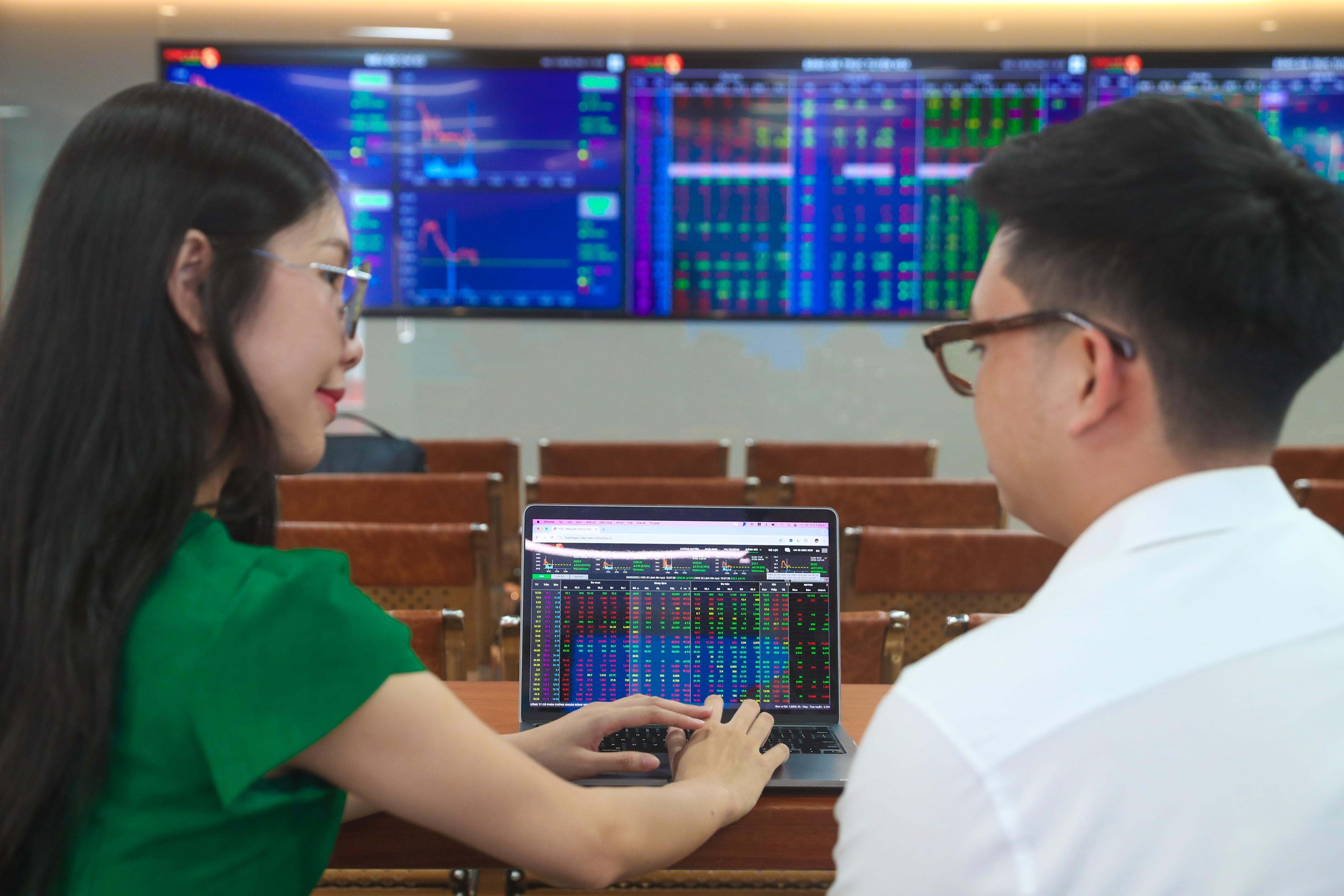Chứng kho&aacute;n Việt Nam mở rộng c&aacute;nh cửa cho nh&agrave; đầu tư nước ng&ograve;ai năm 2026 - Ảnh 2.