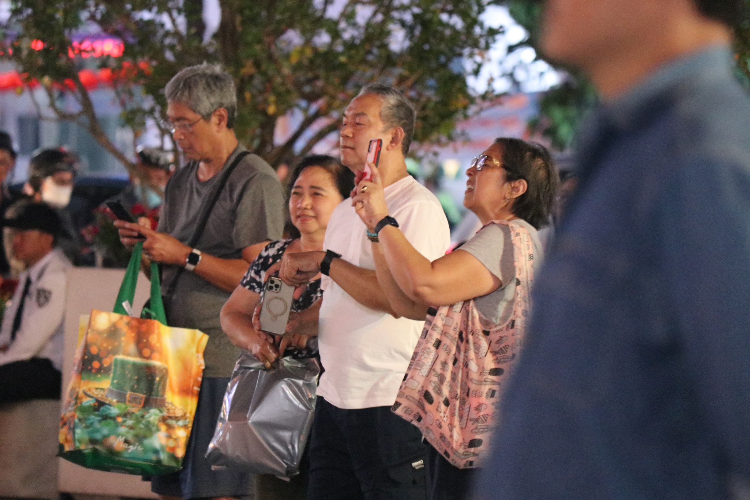 Nhiều công trình chỉnh trang đô thị bắt đầu mở cửa, TPHCM tràn ngập sắc xuân - Ảnh 16.