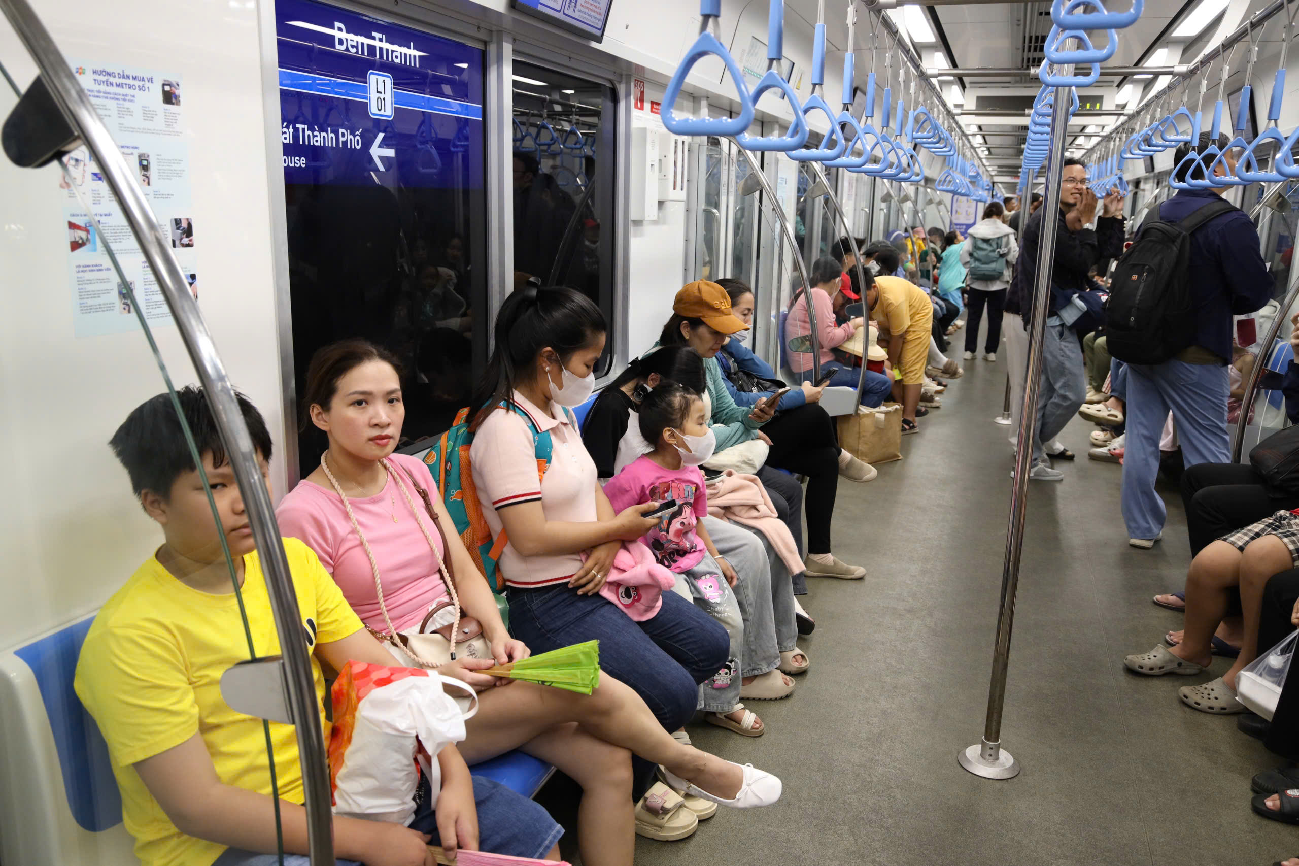 Metro số 1 chạy xuyên Tết Bính Ngọ, miễn phí vé 2 ngày cao điểm - Ảnh 1.