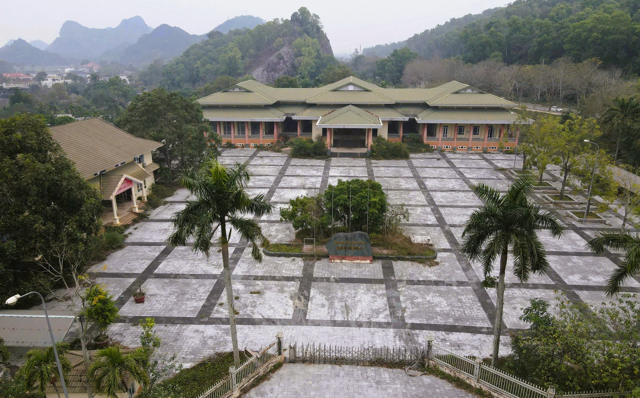 Trung t&acirc;m hội nghị 160 tỉ đồng ở Thanh H&oacute;a bị ph&aacute; tan hoang để trộm t&agrave;i sản - Ảnh 13.