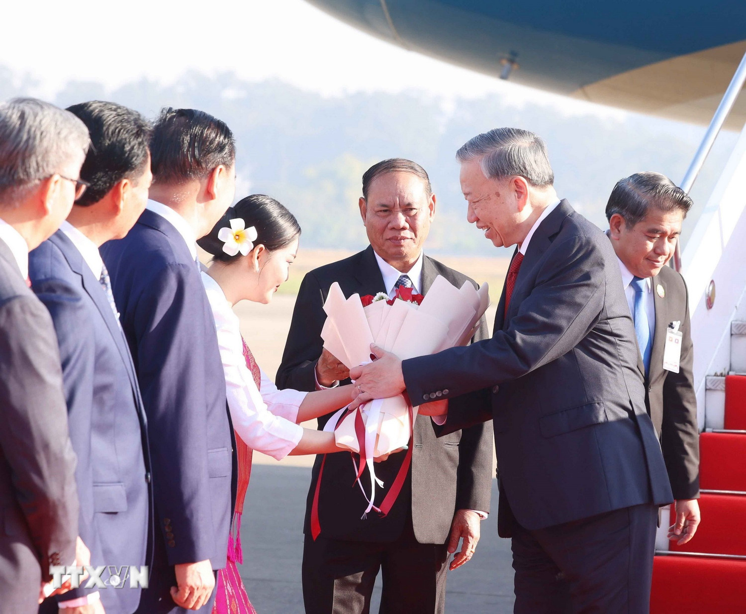 Lễ đón trọng thể Tổng Bí thư Tô Lâm tại thủ đô Vientiane của CHDCND Lào - Ảnh 4.