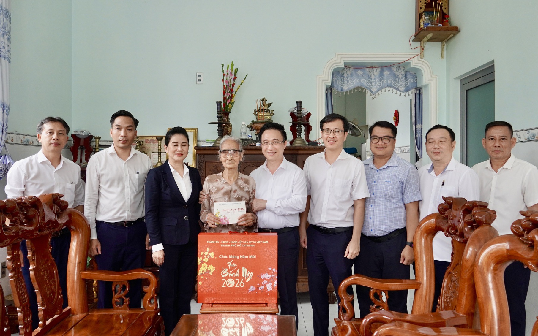 Lãnh đạo Thành ủy TPHCM thăm hỏi, chúc Tết ở phường Tân Hải và Tân Thành