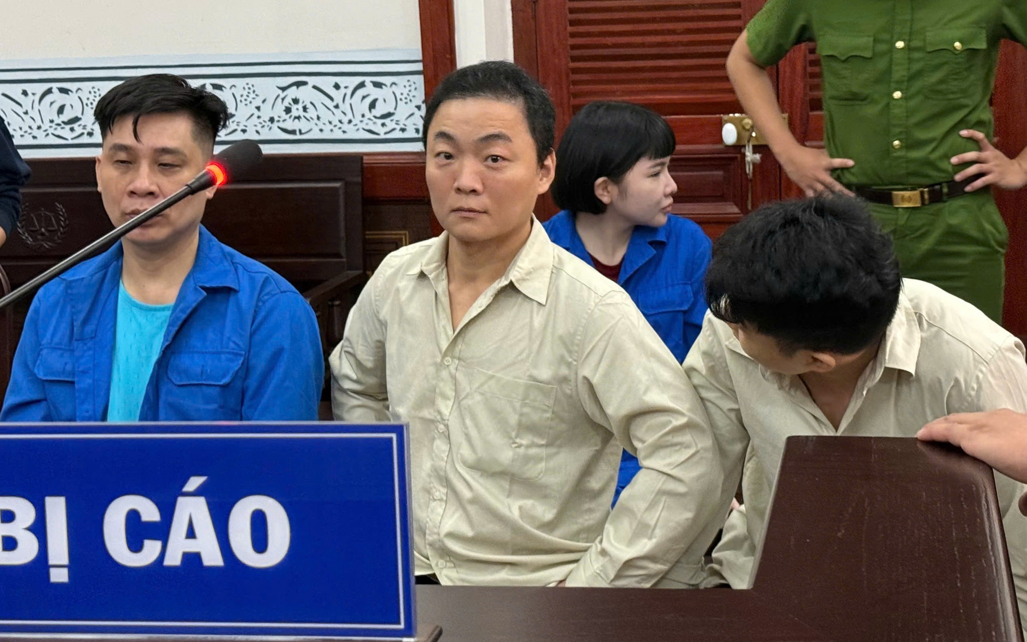 Chi nửa tỉ đồng "chạy án", nhóm du khách Hàn Quốc vào tù