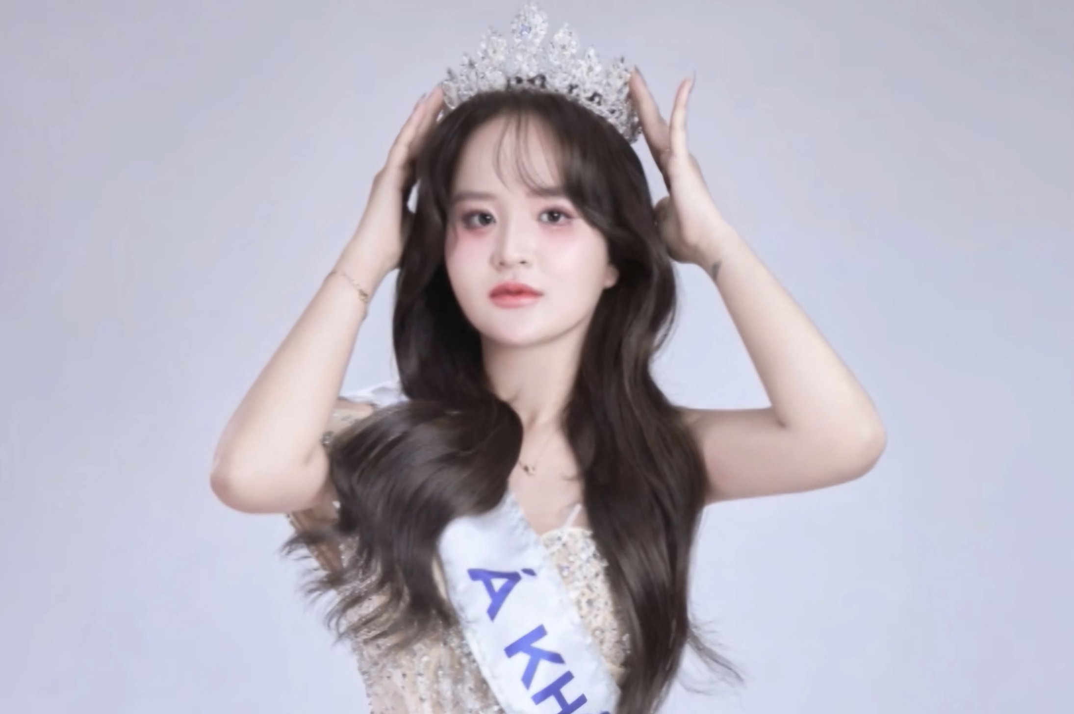 &Aacute; kh&ocirc;i 22 tuổi B&ugrave;i Thị Phương Linh bị tạm giữ v&igrave; b&aacute;n d&acirc;m v&agrave; m&ocirc;i giới mại d&acirc;m - Ảnh 1.