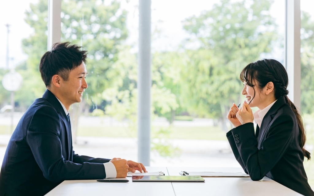 Cung hoàng đạo nào đang cầm tấm vé may mắn trên tay?