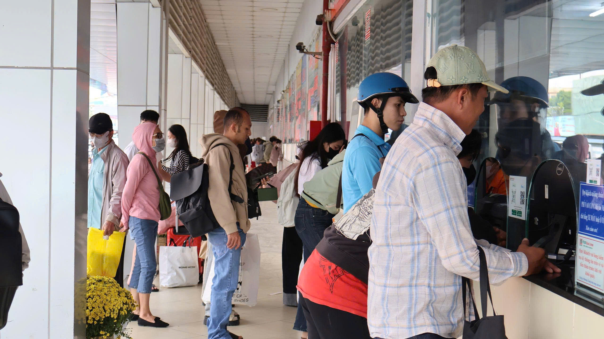 Bến xe Miền T&acirc;y tăng cường phương &aacute;n phục vụ h&agrave;nh kh&aacute;ch dịp Tế - Ảnh 1.