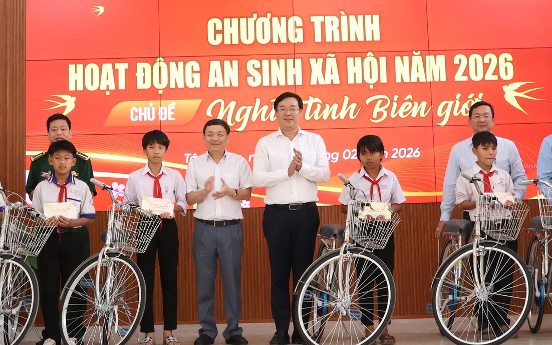 TPHCM mang mùa xuân ấm áp đến Đồng Tháp