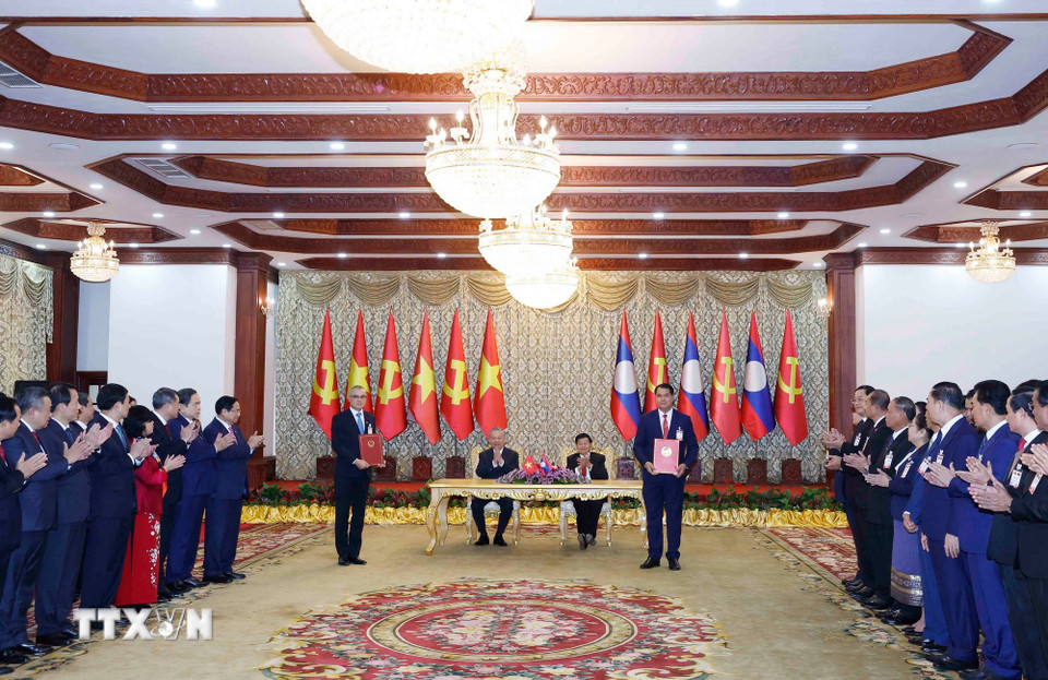 Tổng B&iacute; thư T&ocirc; L&acirc;m hội đ&agrave;m với Tổng B&iacute; thư, Chủ tịch nước L&agrave;o Thongloun Sisoulith - Ảnh 3.