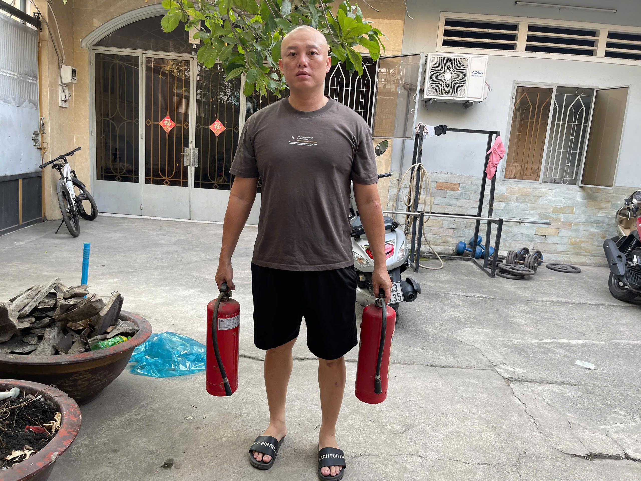 Nh&acirc;n chứng kể lại gi&acirc;y ph&uacute;t ch&aacute;y khiến 3 mẹ con tử vong ở TPHCM - Ảnh 1.