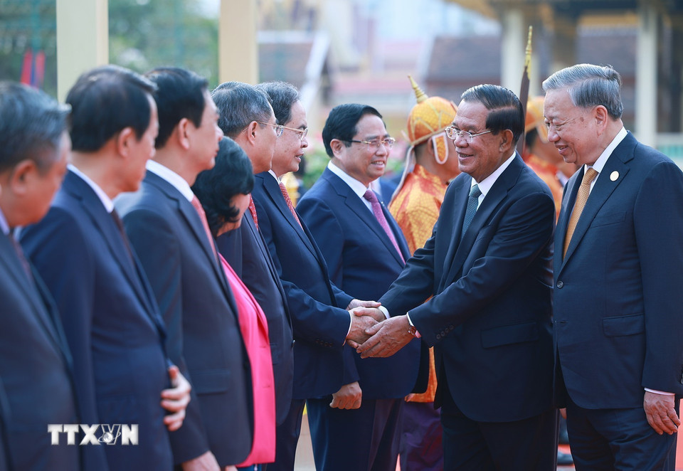 Lễ đ&oacute;n trọng thể Tổng B&iacute; thư T&ocirc; L&acirc;m thăm cấp Nh&agrave; nước tới Vương quốc Campuchia - Ảnh 9.