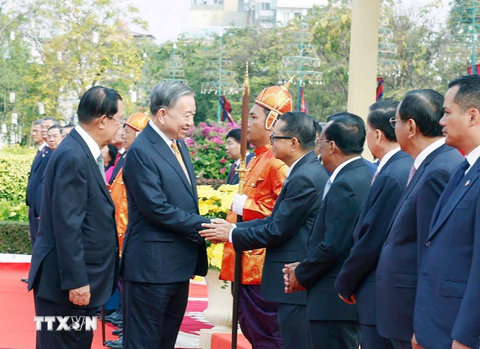 Lễ đ&oacute;n trọng thể Tổng B&iacute; thư T&ocirc; L&acirc;m thăm cấp Nh&agrave; nước tới Vương quốc Campuchia - Ảnh 6.