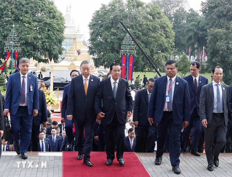 Lễ đ&oacute;n trọng thể Tổng B&iacute; thư T&ocirc; L&acirc;m thăm cấp Nh&agrave; nước tới Vương quốc Campuchia - Ảnh 10.