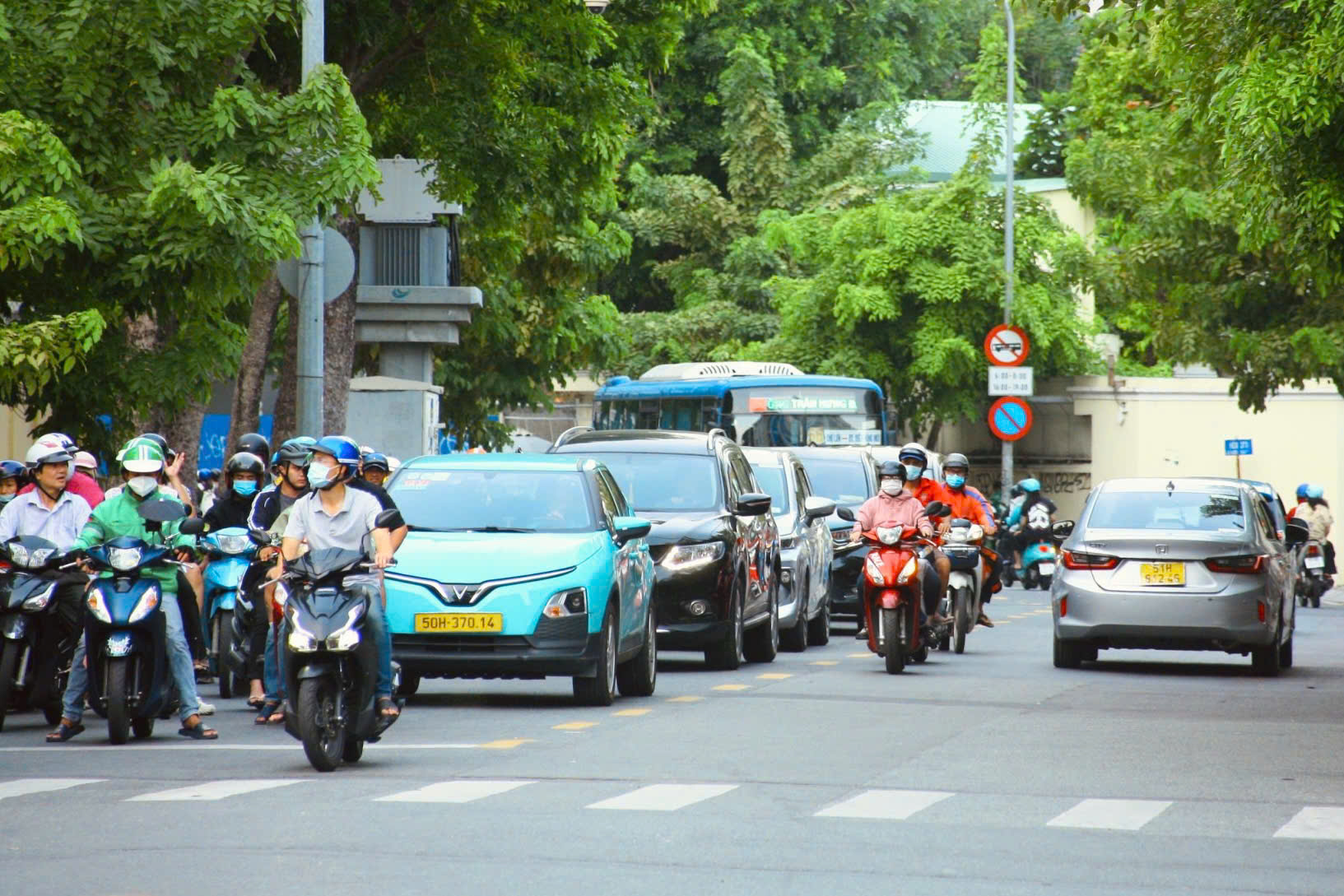 Dự báo thời tiết hôm nay, 6-2: TPHCM và Nam Bộ nắng nóng, tia UV cao - Ảnh 1.