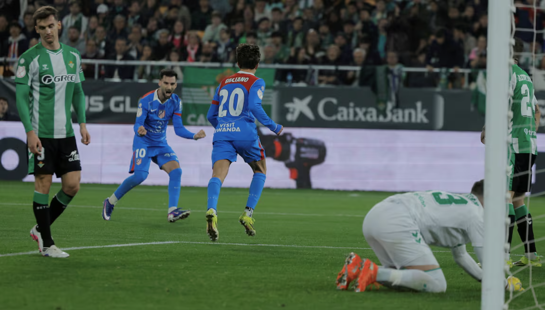 Bán kết Cúp Nhà vua gọi tên Atletico Madrid - Ảnh 3.