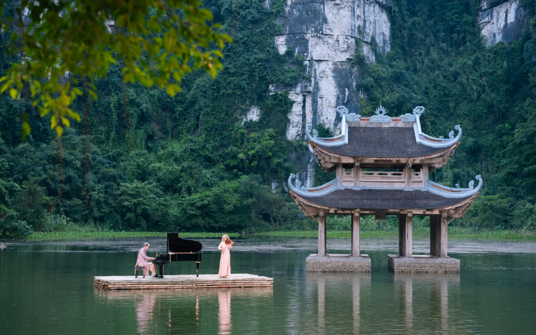 Nhóm nhạc huyền thoại Secret Garden thực hiện MV tuyệt đẹp ở Việt Nam