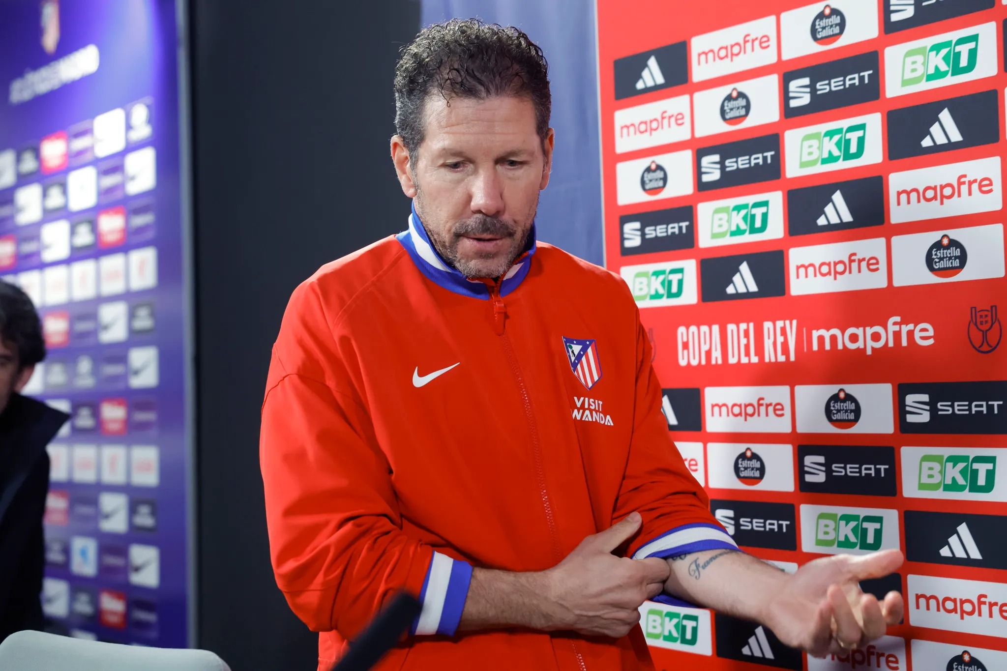 Atletico Madrid muốn &ldquo;kết th&uacute;c 15 năm triều đại&rdquo; Simeone - Ảnh 1.