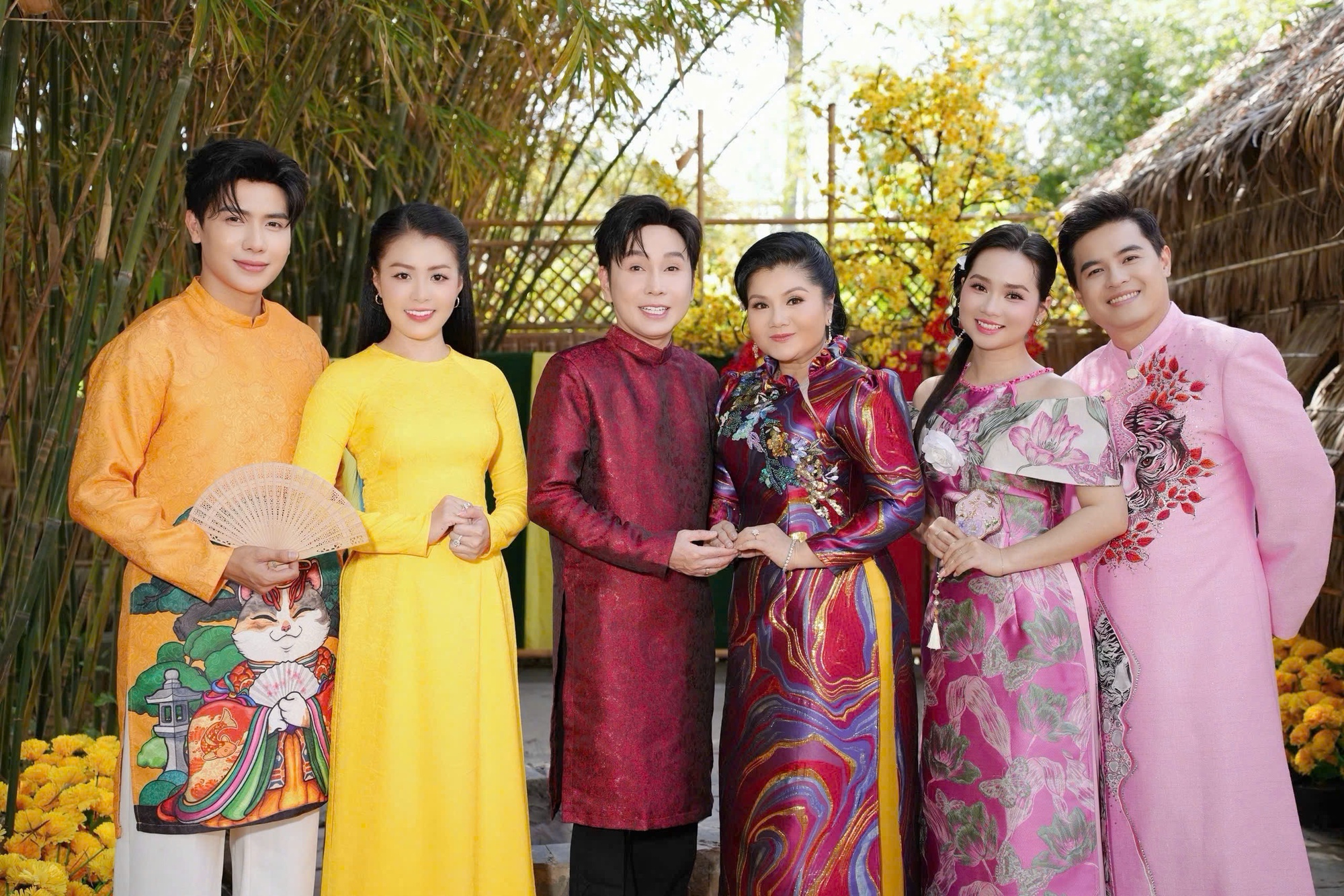 Ca sĩ Phạm Anh Tuấn hội ngộ ba c&ocirc; đ&agrave;o t&agrave;i sắc trong MV Xu&acirc;n - Ảnh 1.
