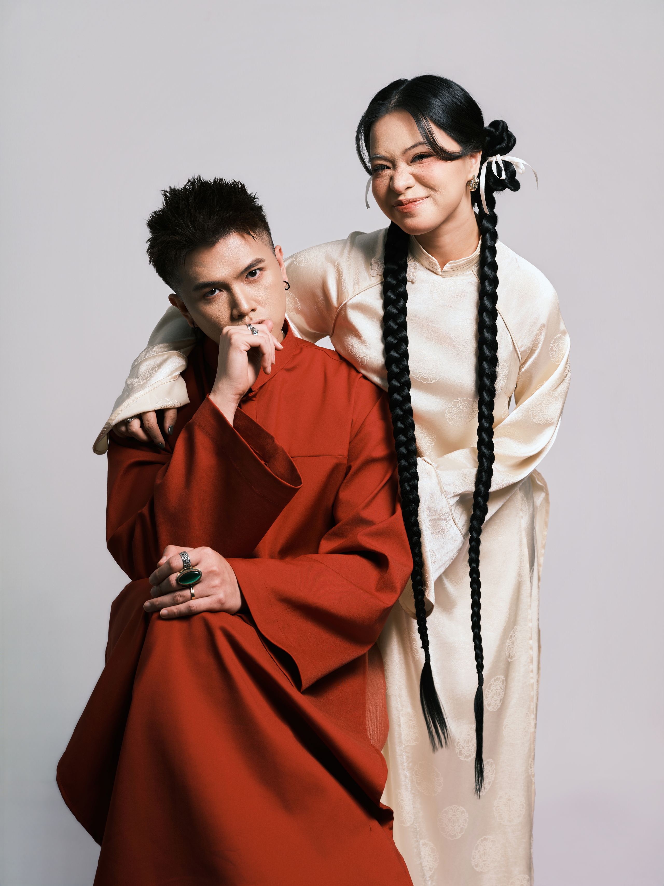 "Chiến thần theme song" CHARLES. là ai? - Ảnh 2.