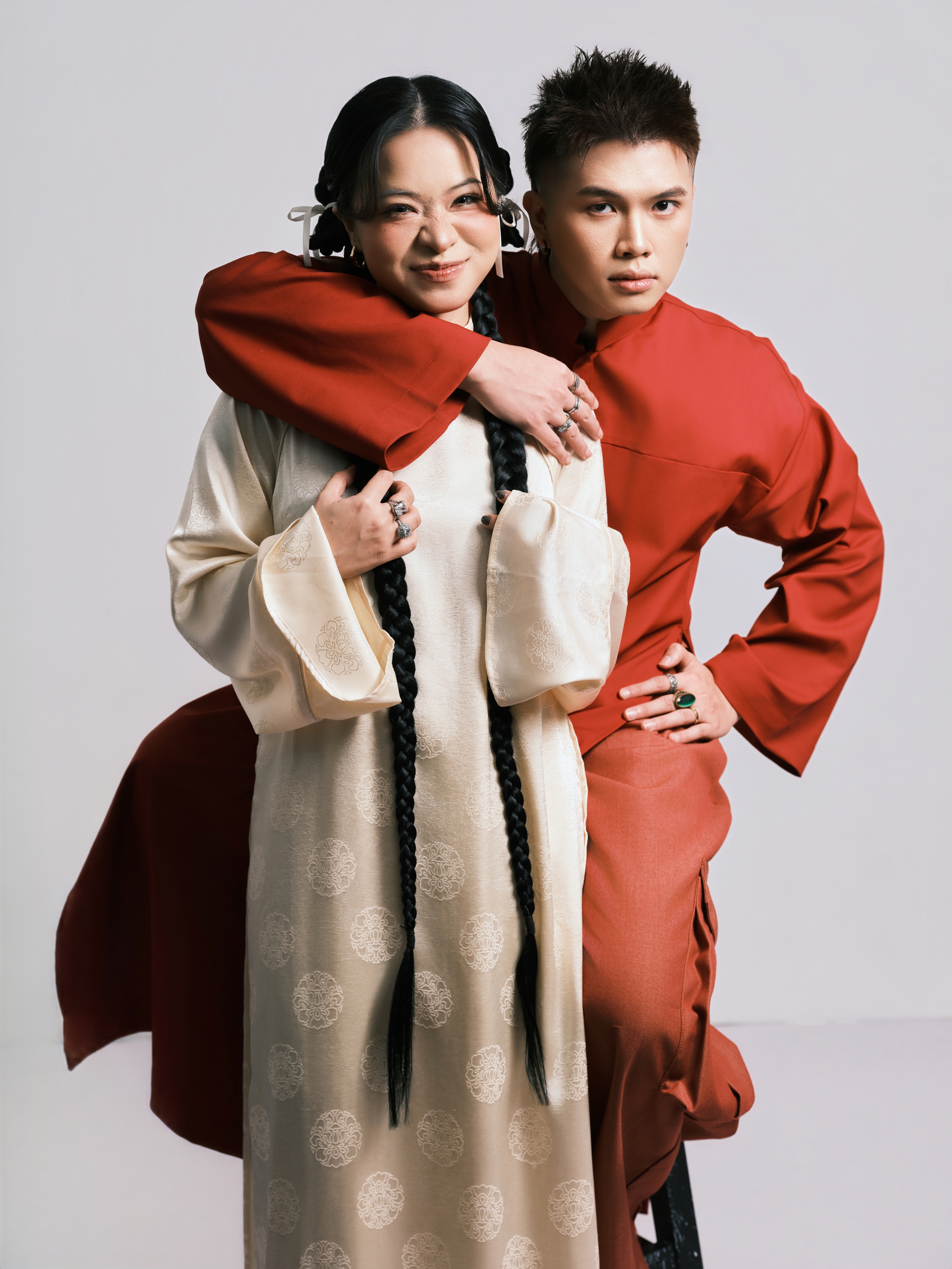 "Chiến thần theme song" CHARLES. là ai? - Ảnh 1.