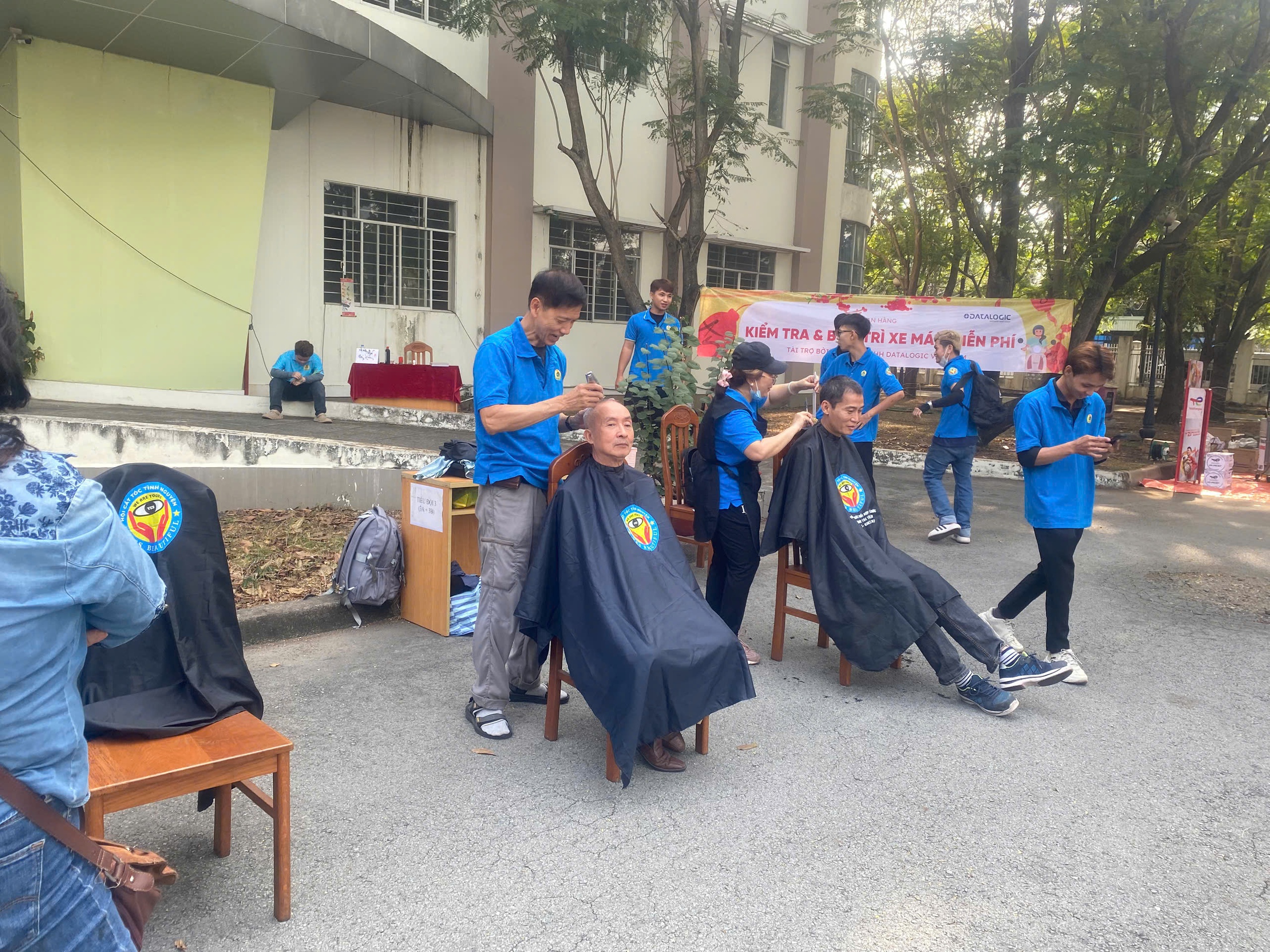 Phi&ecirc;n chợ &ldquo; 0 đồng &rdquo; Tết 2026: Sắm Tết , cắt t&oacute;c , sửa xe miễn ph&iacute; hấp dẫn tại Khu C&ocirc;ng nghệ ca - Ảnh 6.
