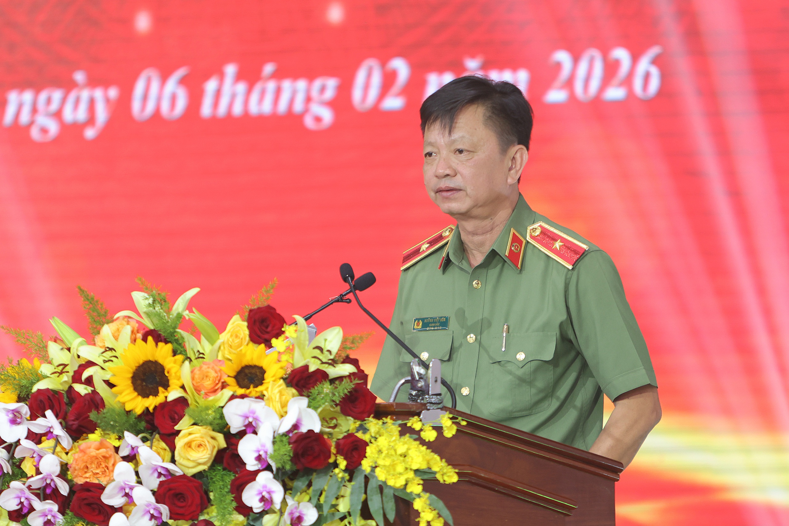 Công an TP Cần Thơ trao tặng 1 . 000 Căn nhà cho gia đình khó khăn năm 2026 - Ảnh 1.