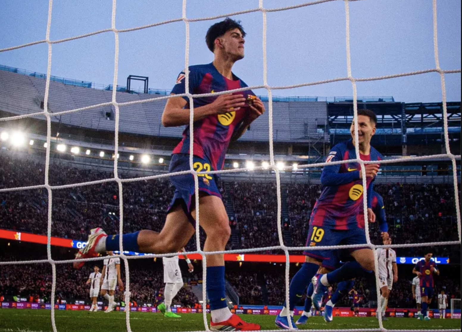Lamine Yamal lập siêu phẩm, Barcelona đại thắng Mallorca giữ ngôi đầu La Liga - Ảnh 5.
