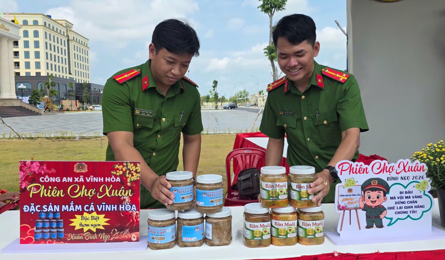 Rộn ràng Phiên chợ Xuân 2026 do Công an tỉnh An Giang tổ chức cho cộng đồng - Ảnh 13.